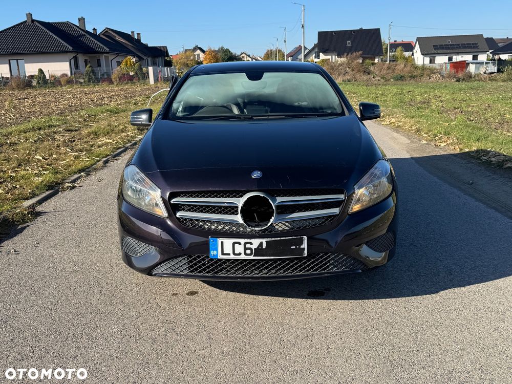 Mercedes-Benz A 2015 photo 2