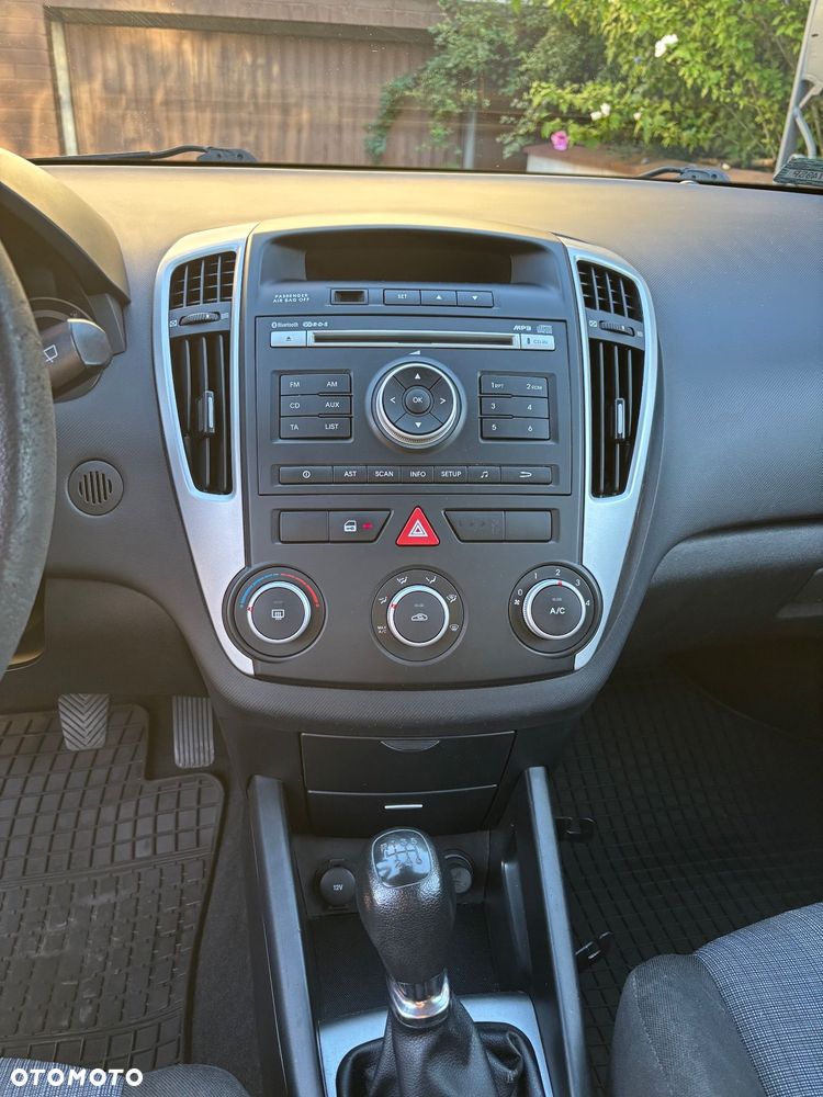 Kia Ceed 1.6 M - 2