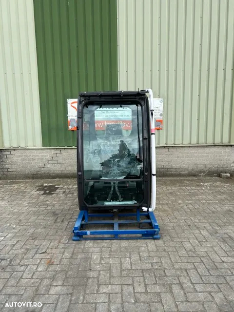 Cabina marca Hitachi - 4