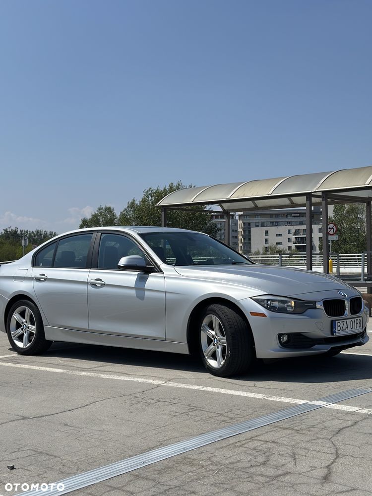 BMW Seria 3 320i - 7