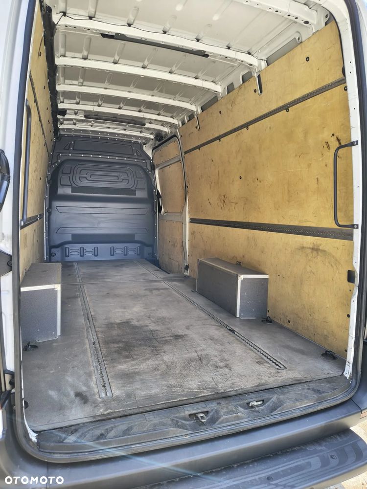 Mercedes-Benz Sprinter - 12