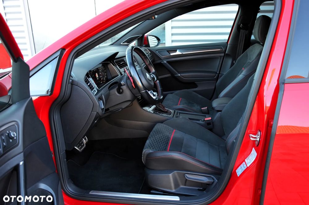 Volkswagen Golf GTI (BlueMotion Technology) DSG Performance - 18