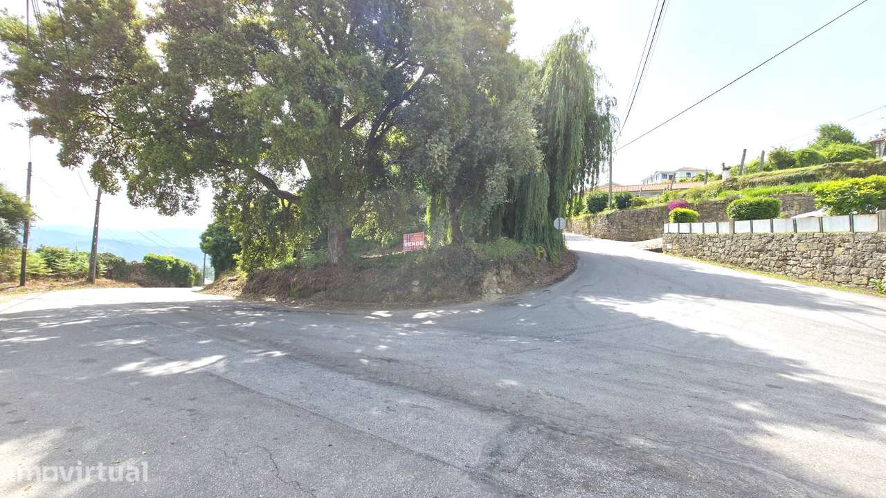 Ruínas c/ terrenos em Arnoia Celorico de Basto - Grande imagem: 4/9