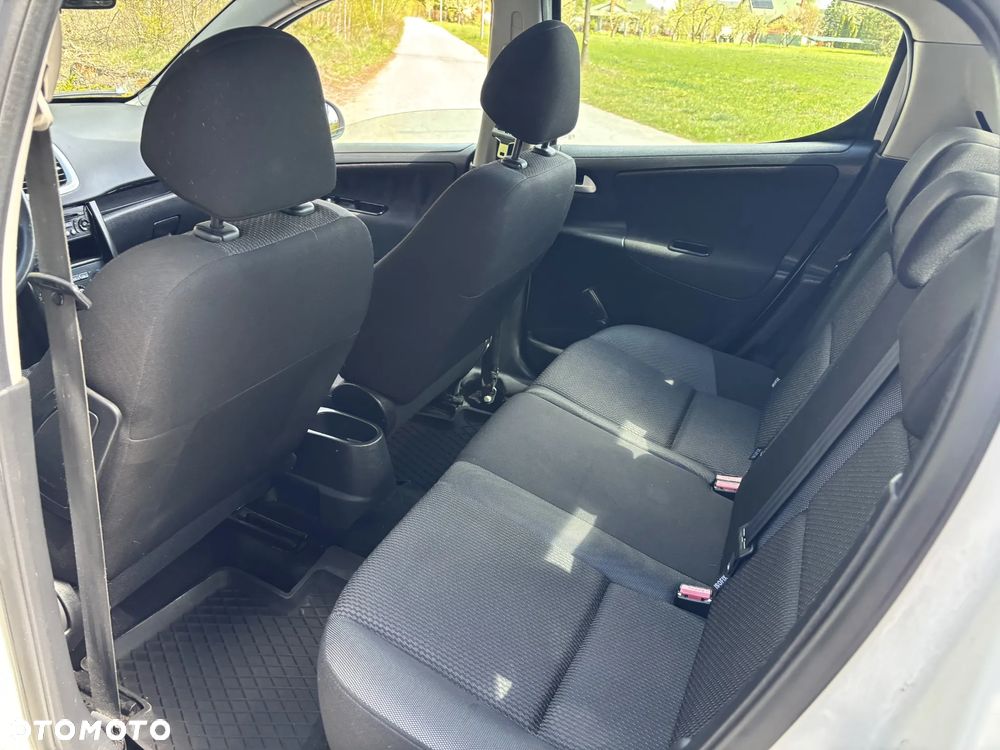 Peugeot 207 - 17