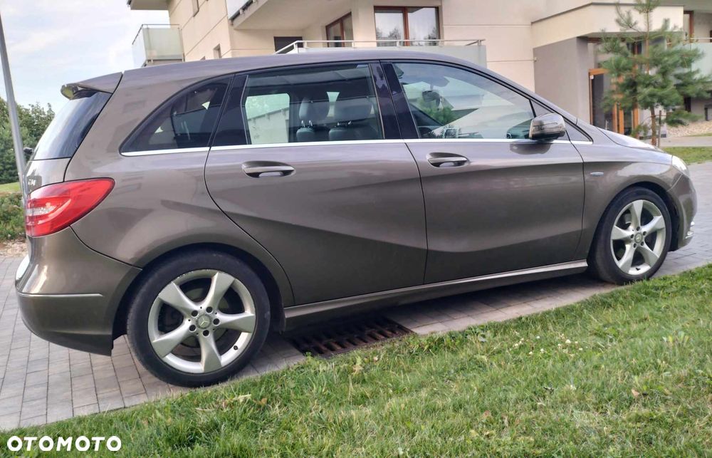 Mercedes-Benz Klasa B 180 CDI (BlueEFFICIENCY) 7G-DCT - 9