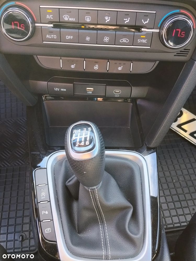 Kia Ceed - 10