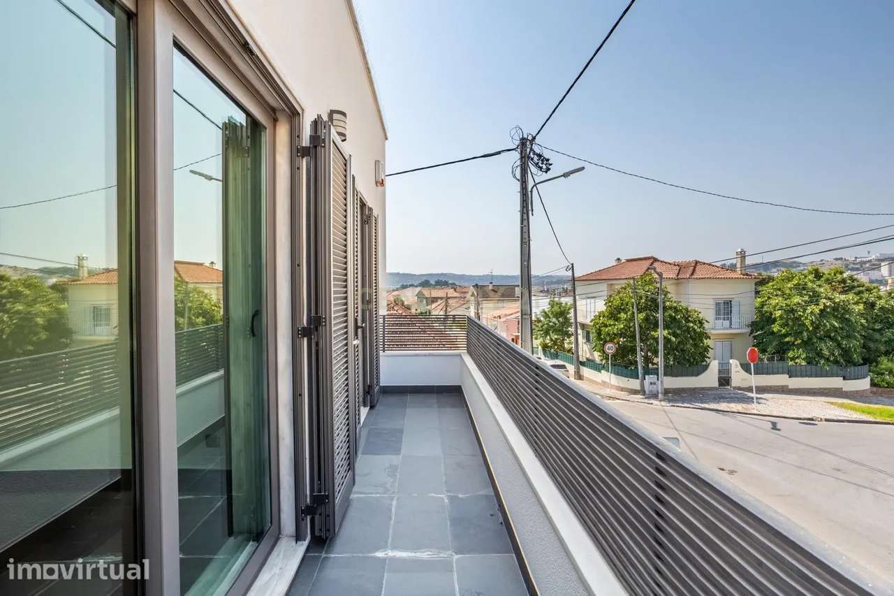 Moradia unifamiliar T3 como nova,  no Fanqueiro Loures - Grande imagem: 5/37