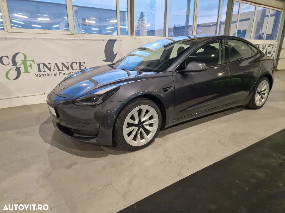 Tesla Model 3 - 3