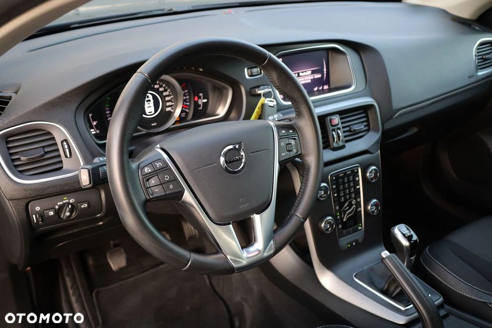 Volvo V40 T2 Linje Svart - 27