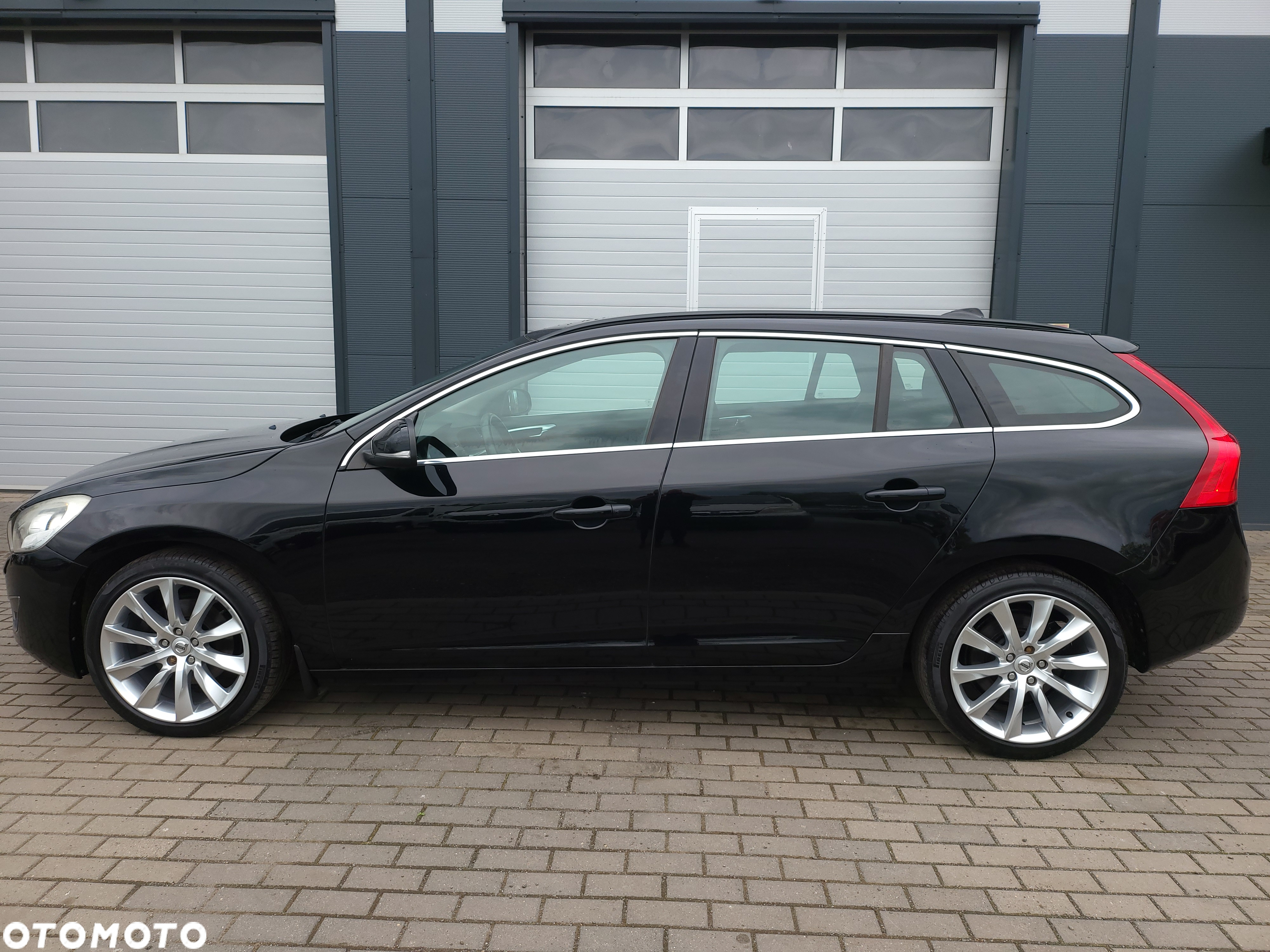Volvo V60 D2 Momentum - 16