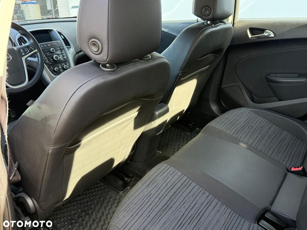 Opel Astra 1.4 T Business - 11