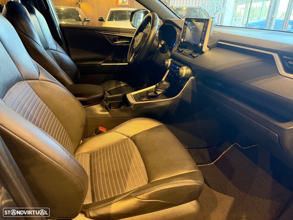 Toyota RAV4 2.5 HDF Square Collection - 34