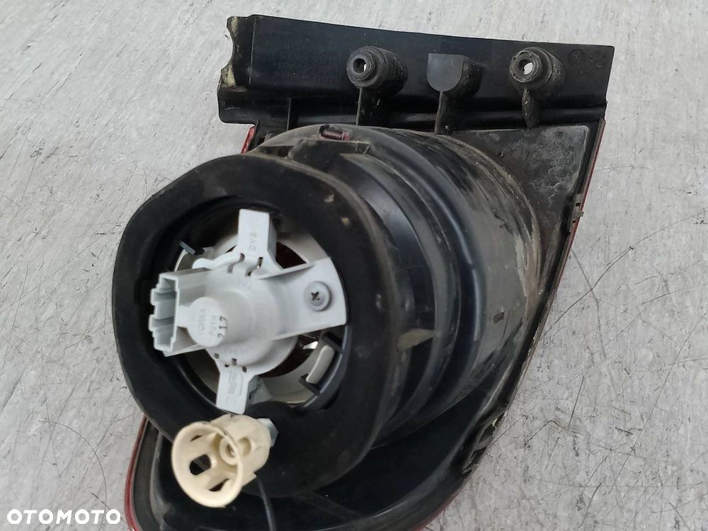 LAMPA TYLNA PRAWA SEAT ALTEA 5P0945096D HATCHBACK - 6