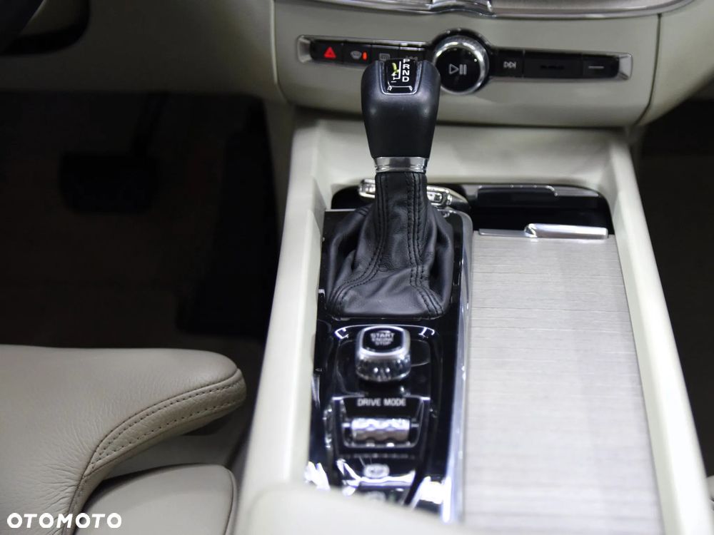 Volvo XC 60 D4 AWD Inscription - 16