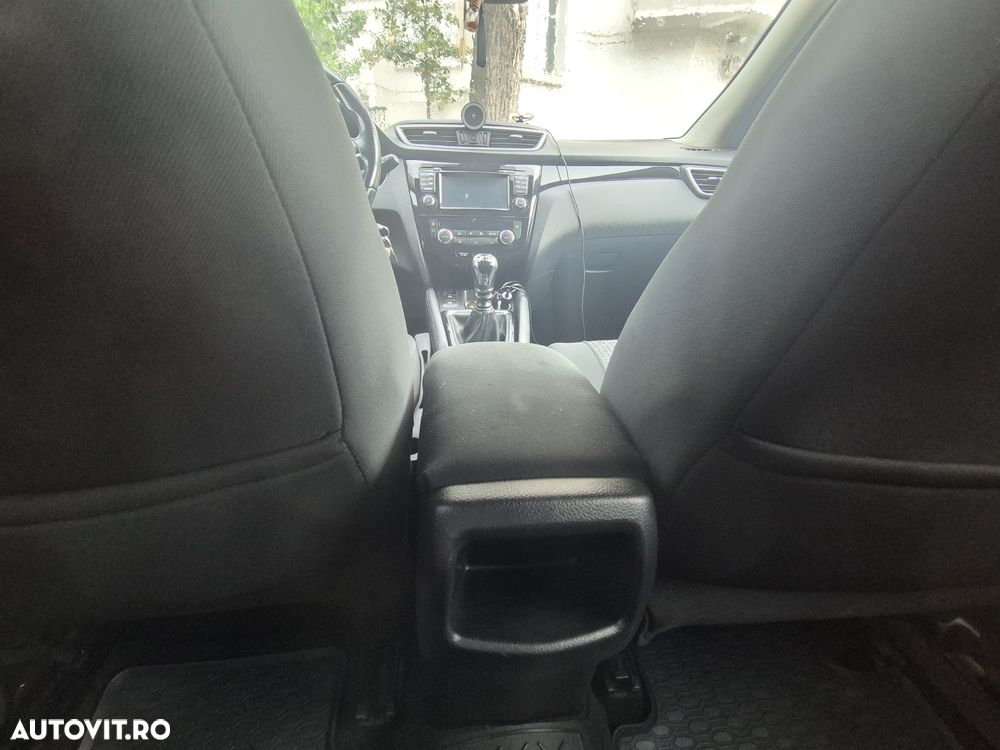 Nissan Qashqai 1.6L dCi Start/Stop 4X4-i N-Connecta - 9