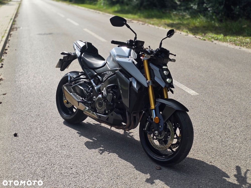 Suzuki GSX 1000 - 23