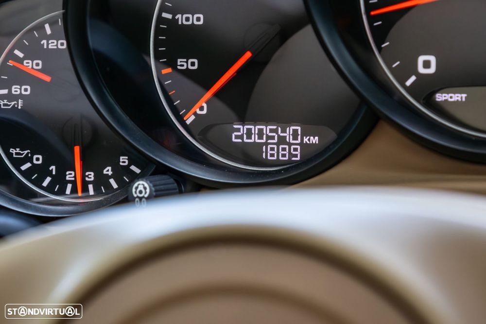 Porsche Panamera Platinum Edition - 23