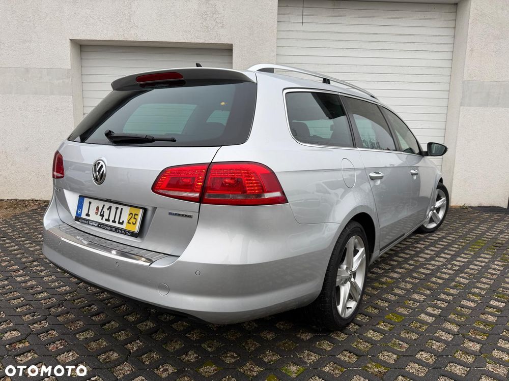 Volkswagen Passat Variant 1.6 TDI DPF BlueMot Highline - 8