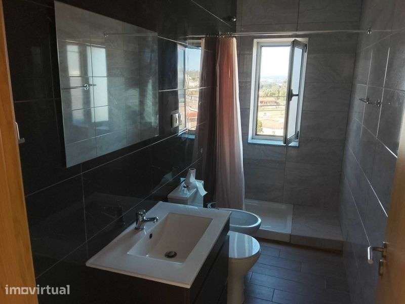 Arrrenda-se Habitação - Grande imagem: 2/8