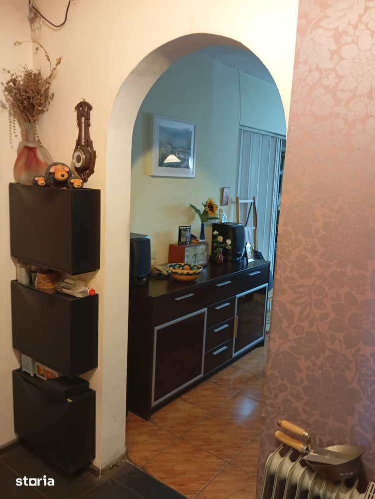 APARTAMENT 4 CAMERE DE VÂNZARE – ZONĂ CENTRALĂ — fotografia 2