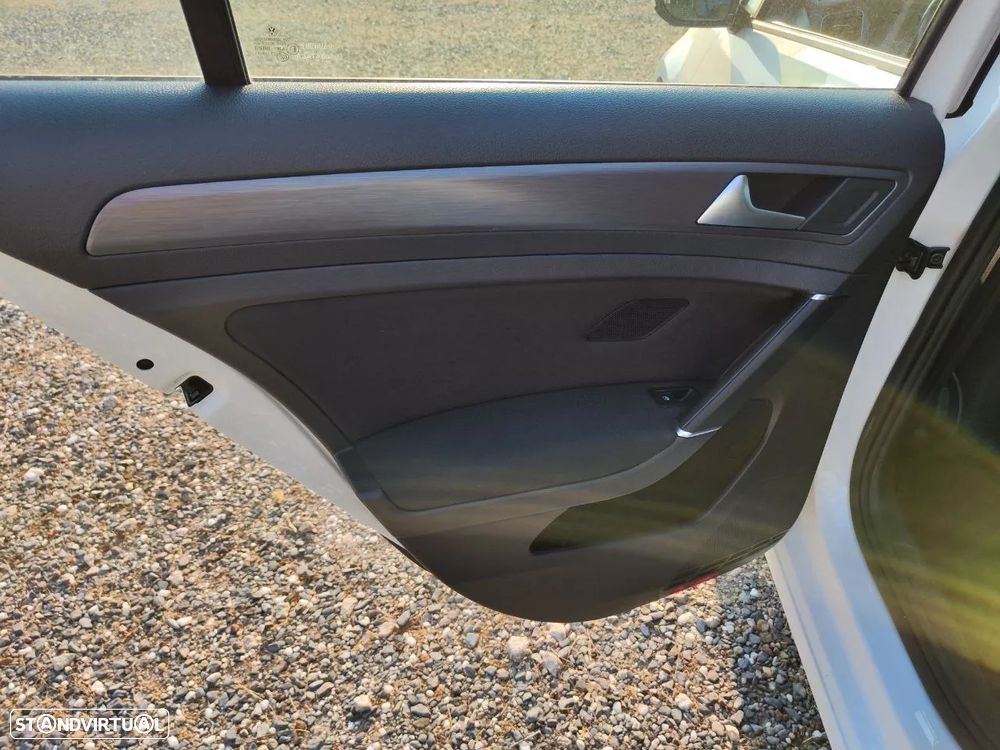 VW Golf 1.6 TDI Confortline - 9