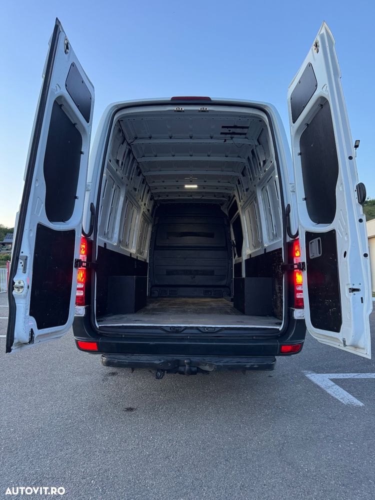 Mercedes-Benz Sprinter - 12