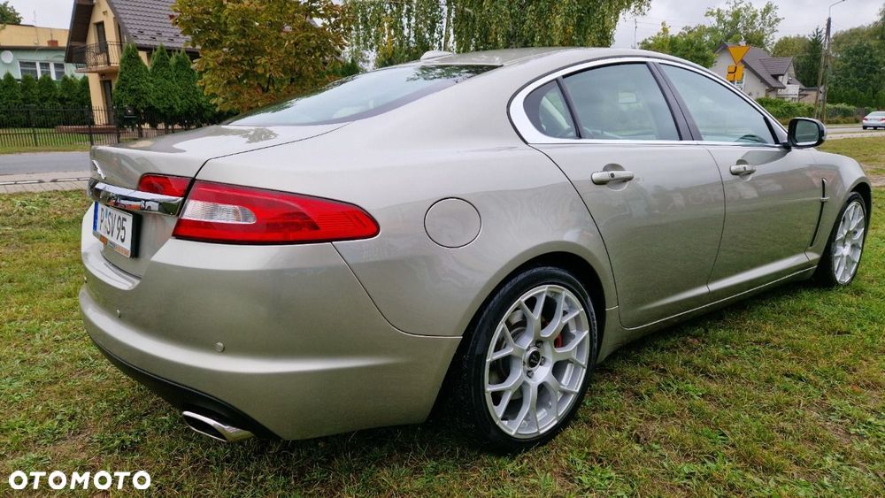 Jaguar XF 3.0 V6 Diesel Sportbrake - 6