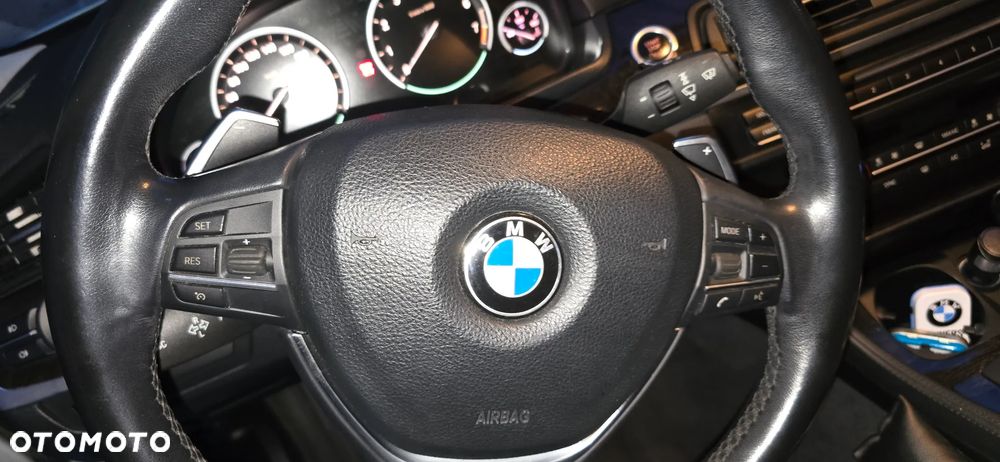 BMW Seria 5 535i xDrive Sport-Aut Luxury Line - 33