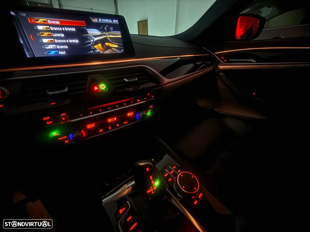 BMW 520 d Pack Desportivo M Auto - 52