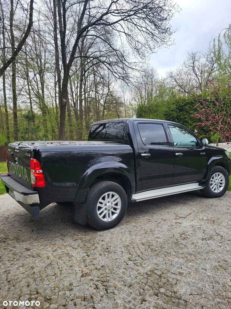 Toyota Hilux 3.0 D-4D SR5 - 16