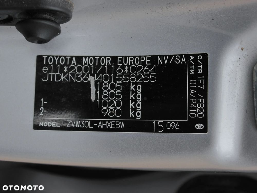 Toyota Prius (Hybrid) Life - 30