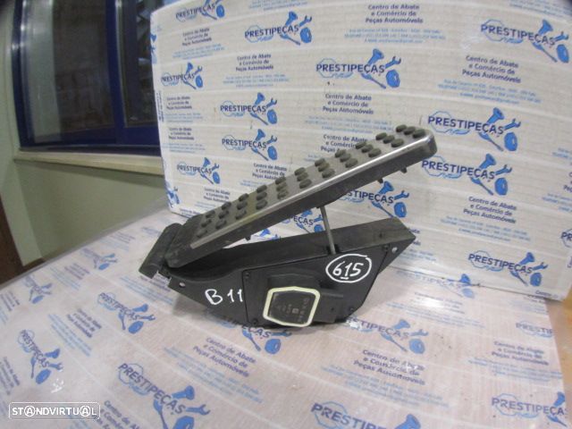 Pedal A2043000004 MERCEDES C S204 W204 FASE 2  2012 200CDI 136CV 5P PRETO - 3