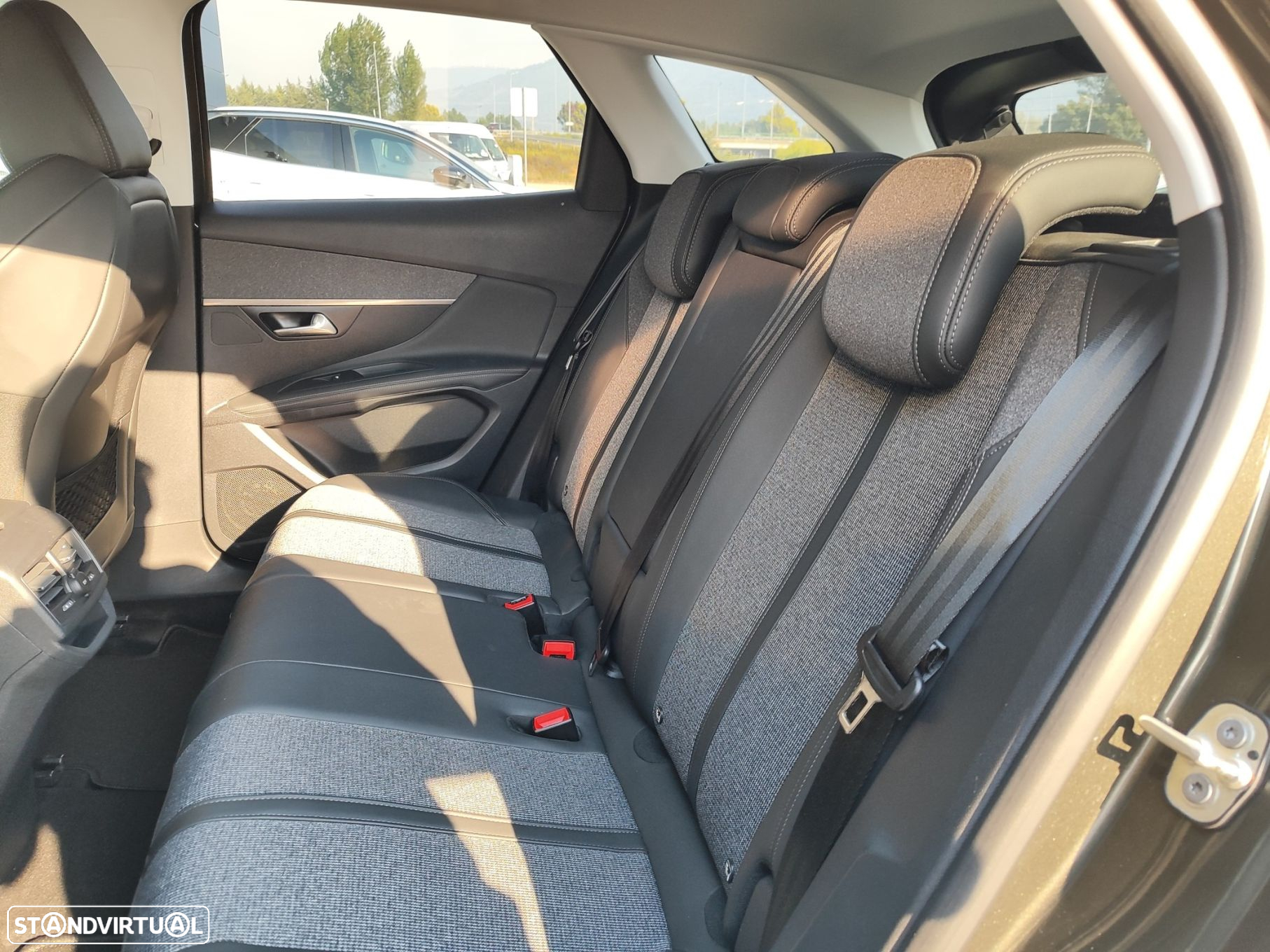 Peugeot 3008 1.5 BlueHDi Allure - 27