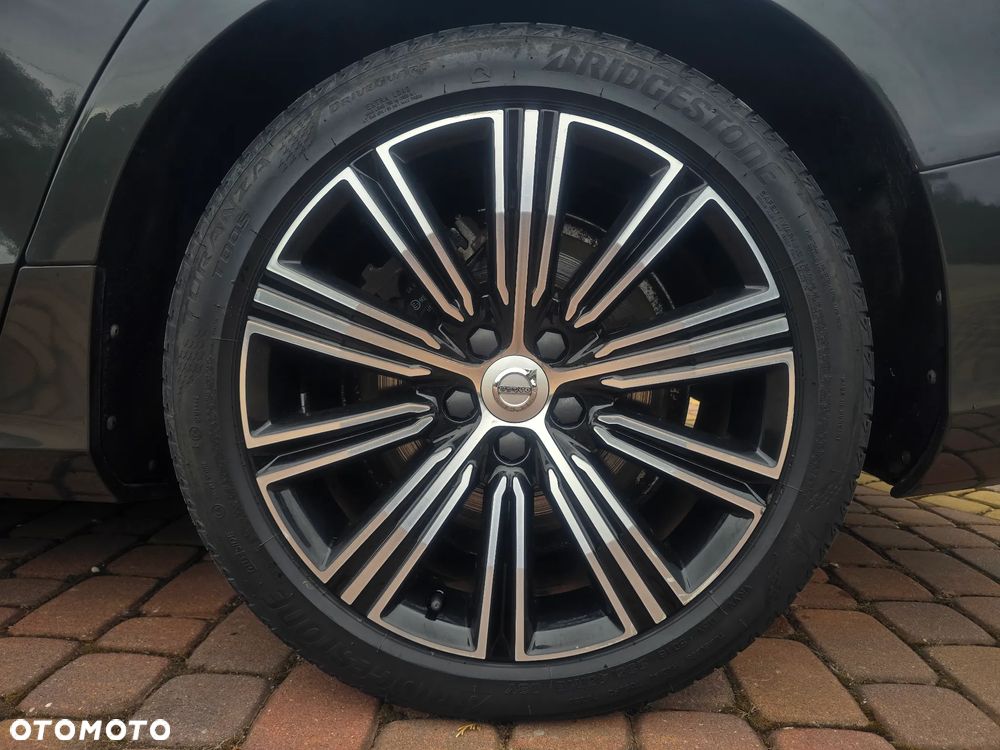 Volvo V60 T8 AWD Plug-In Hybrid Inscription - 24