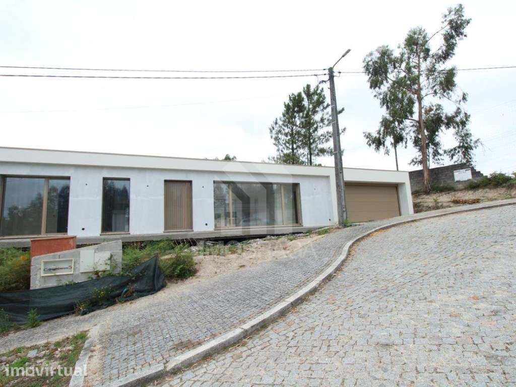 Moradia Geminada T3 Nova para Venda em Rendufinho - Póvoa de Lanhoso - Grande imagem: 2/38