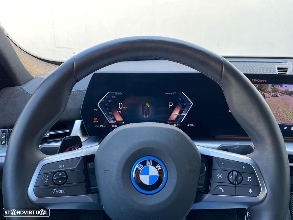 BMW iX2 eDrive20 Pack Desportivo M Pro - 6