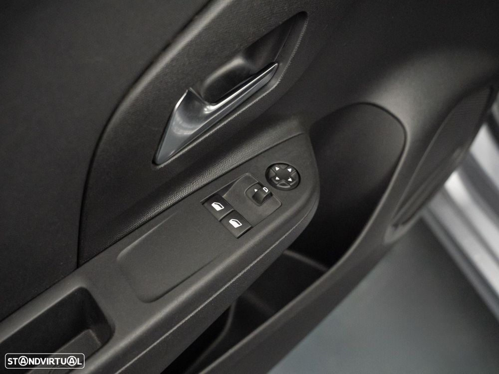 Opel Corsa 1.2 Edition — fotografia 15