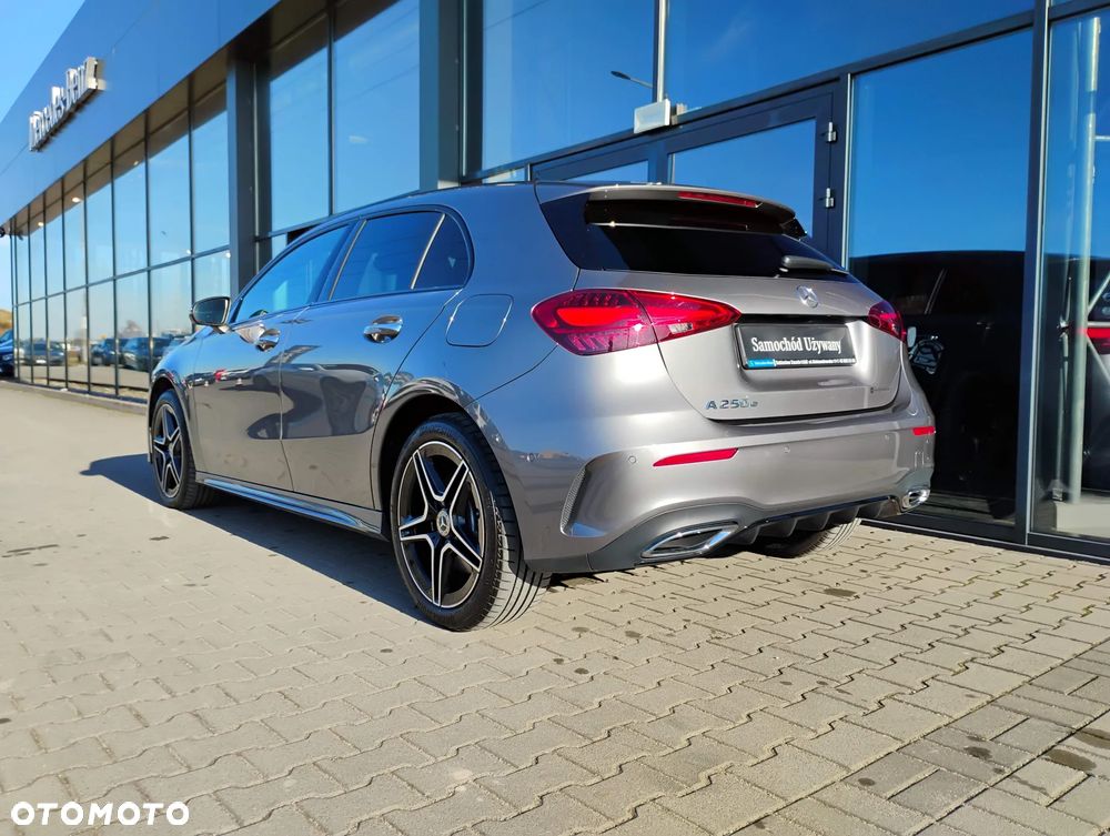 Mercedes-Benz Klasa A 250 e PHEV AMG Line 8G-DCT - 24
