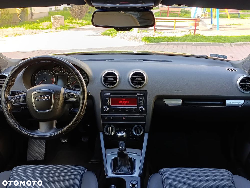 Audi A3 2.0 TDI Sportback DPF quattro Attraction - 32