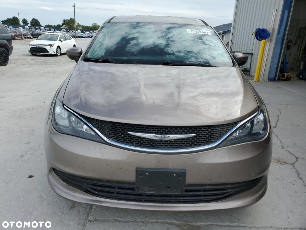 Chrysler Pacifica - 3