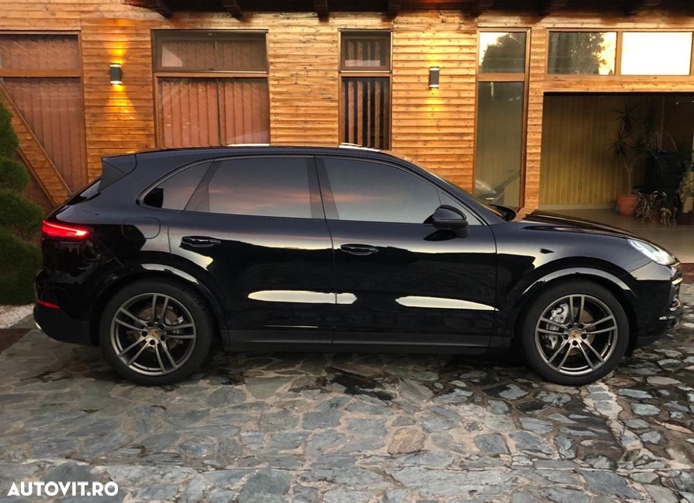 Porsche Cayenne - 4