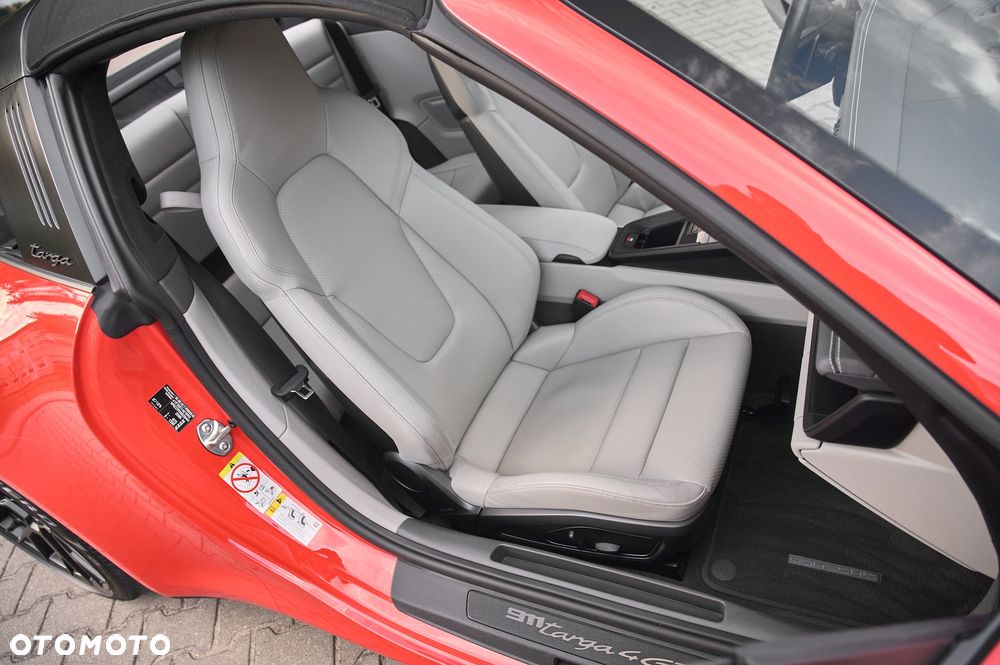 Porsche 911 Targa 4 GTS - 20