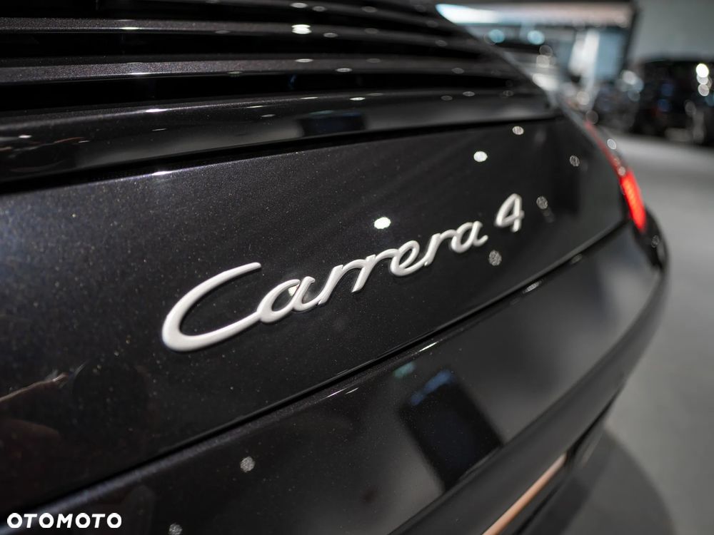 Porsche 911 Carrera 4 Tiptronic S - 25