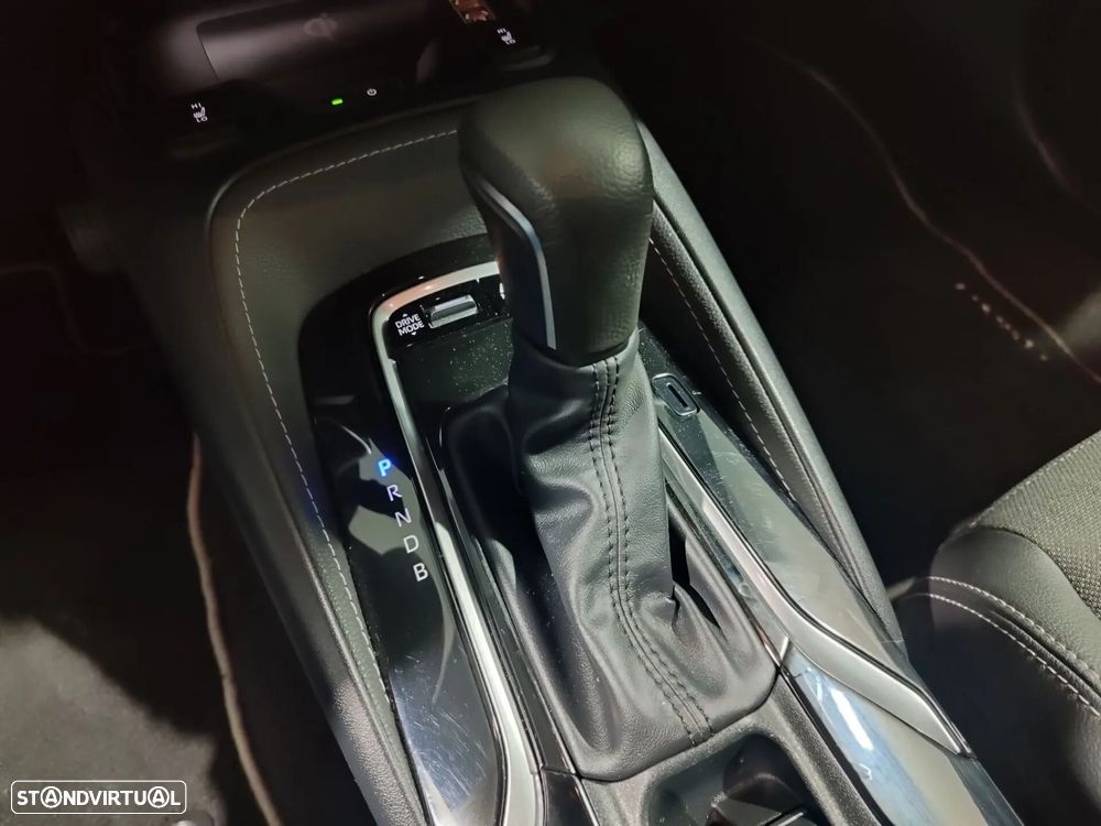 Toyota Corolla 1.8 Hybrid Exclusive - 28