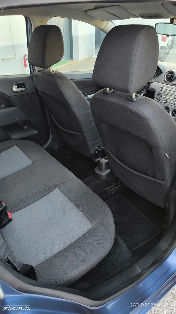 Ford Fiesta 1.25 Connection - 23