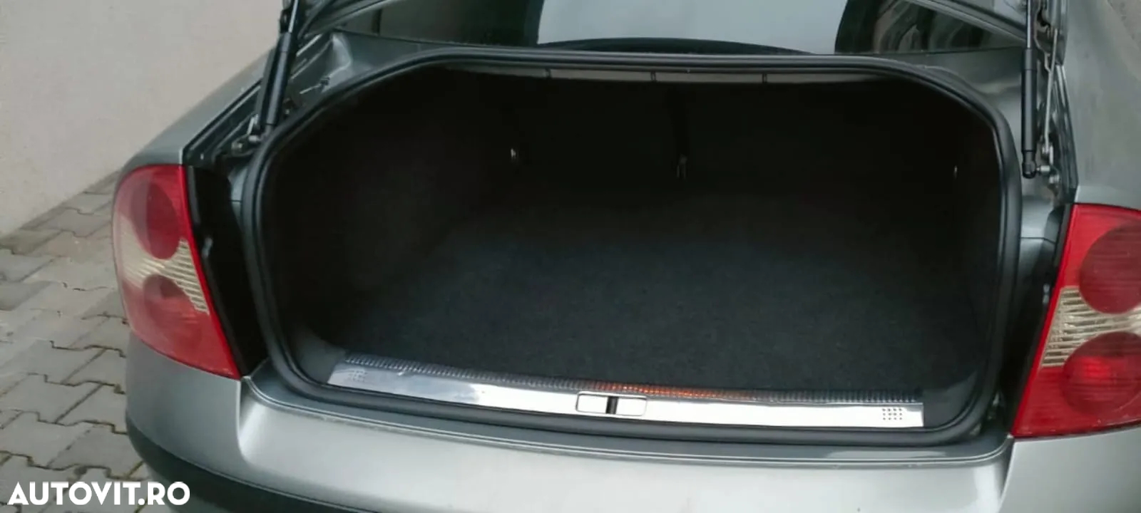 Volkswagen Passat - 12