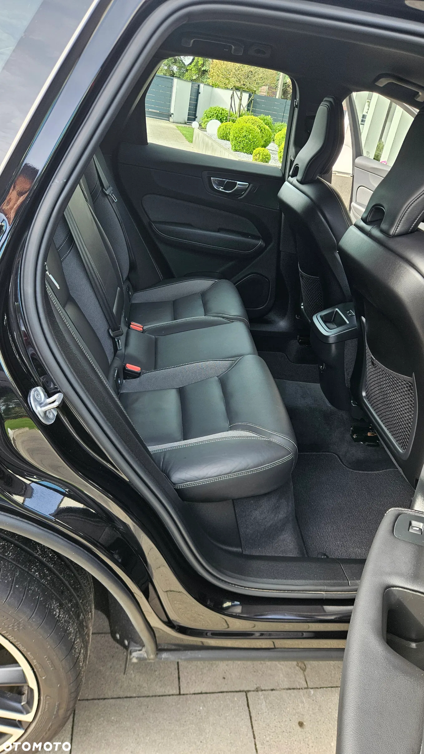 Volvo XC 60 B4 D AWD R-Design - 10