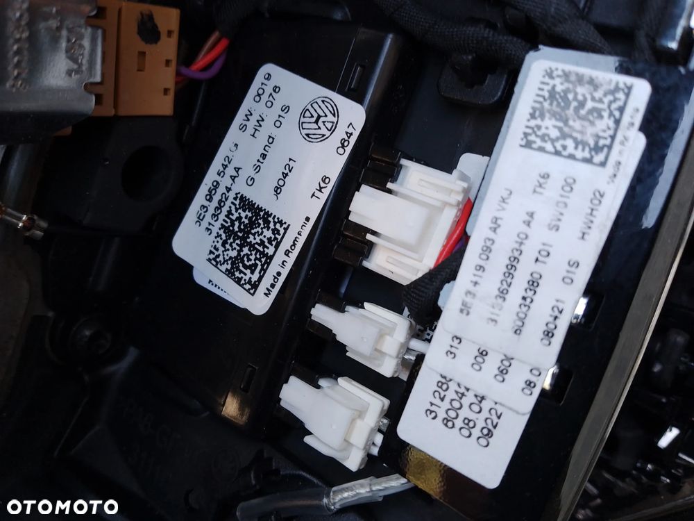 OCTAVIA IV KIEROWNICA MULTI GRZANA DSG 5E3959542G JAK NOWA - 16