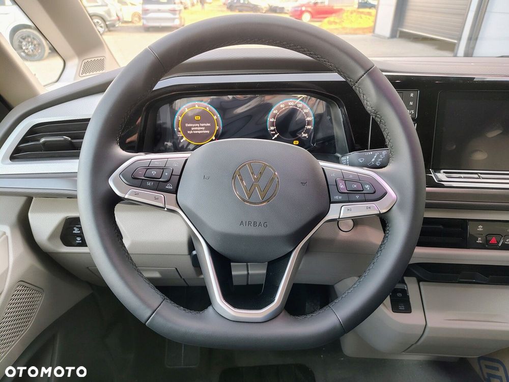 Volkswagen california Nowa California Beach silnik: 2,0 l TSI OPF 204 KM / skrzynia biegów: 7-biegowa DSG rozstaw osi: 3124 mm - 16