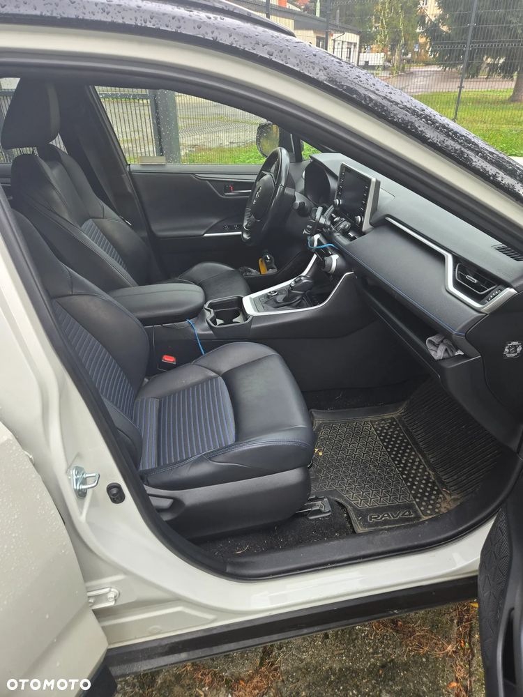 Toyota RAV4 - 5
